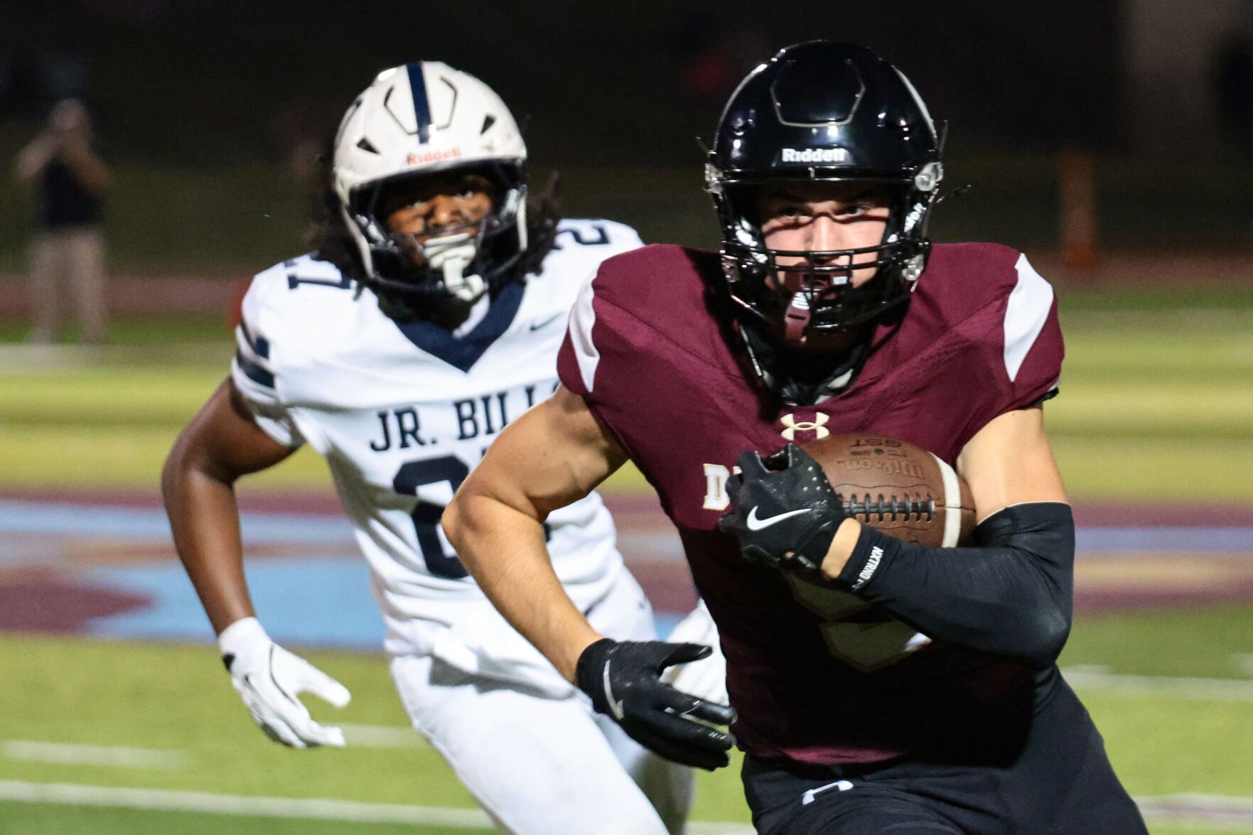 De Smet Jesuit High School football hosts 51黑料 University High School
